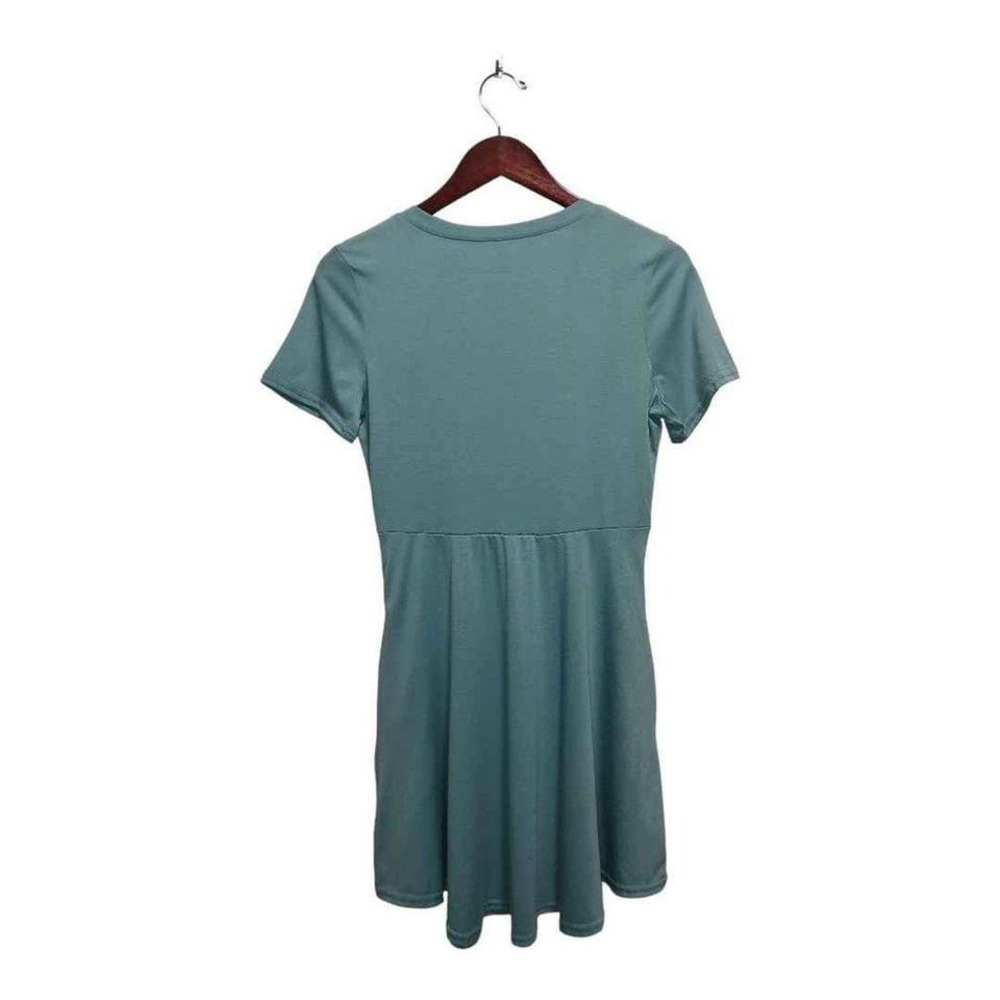 This short sleeve Teal colored dress with pockets is Size small - Picture 2 of 4